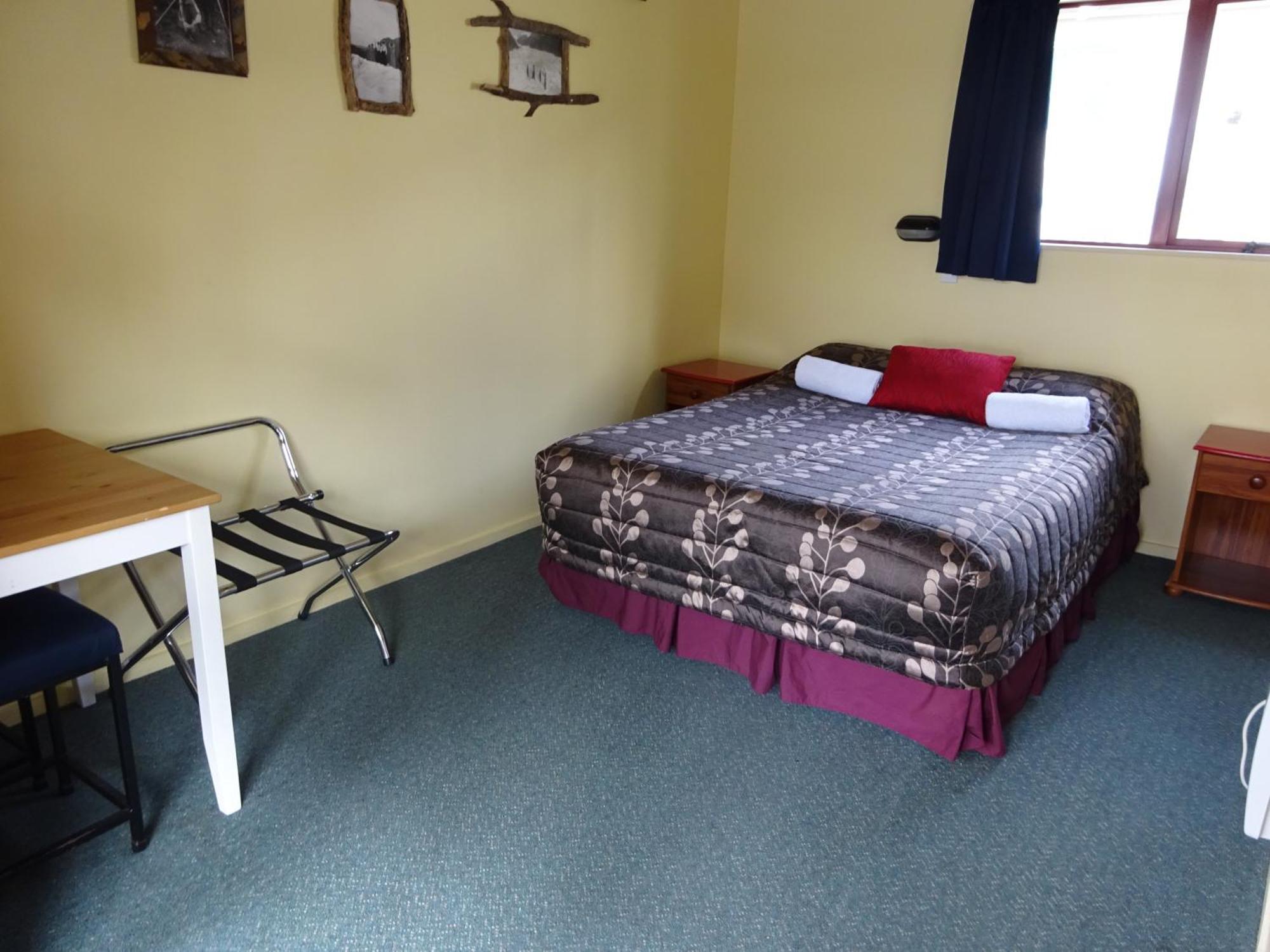 โกลว์ วอร์ม แอคคอมมอเดชั่น Hostel ฟรานซ์โจเซฟ ภายนอก รูปภาพ