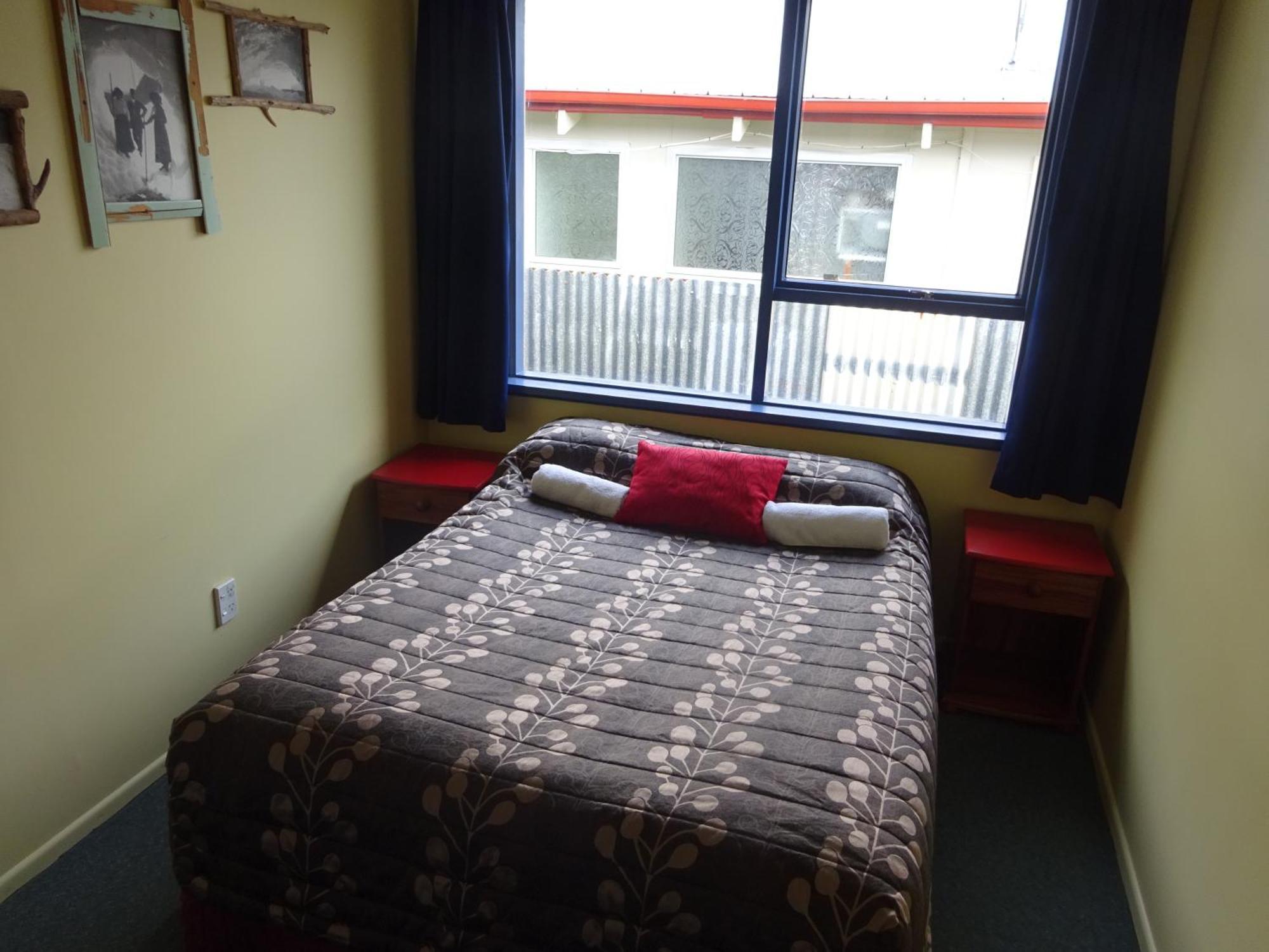 โกลว์ วอร์ม แอคคอมมอเดชั่น Hostel ฟรานซ์โจเซฟ ภายนอก รูปภาพ