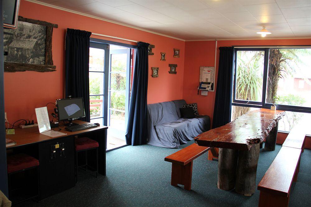 โกลว์ วอร์ม แอคคอมมอเดชั่น Hostel ฟรานซ์โจเซฟ ภายนอก รูปภาพ