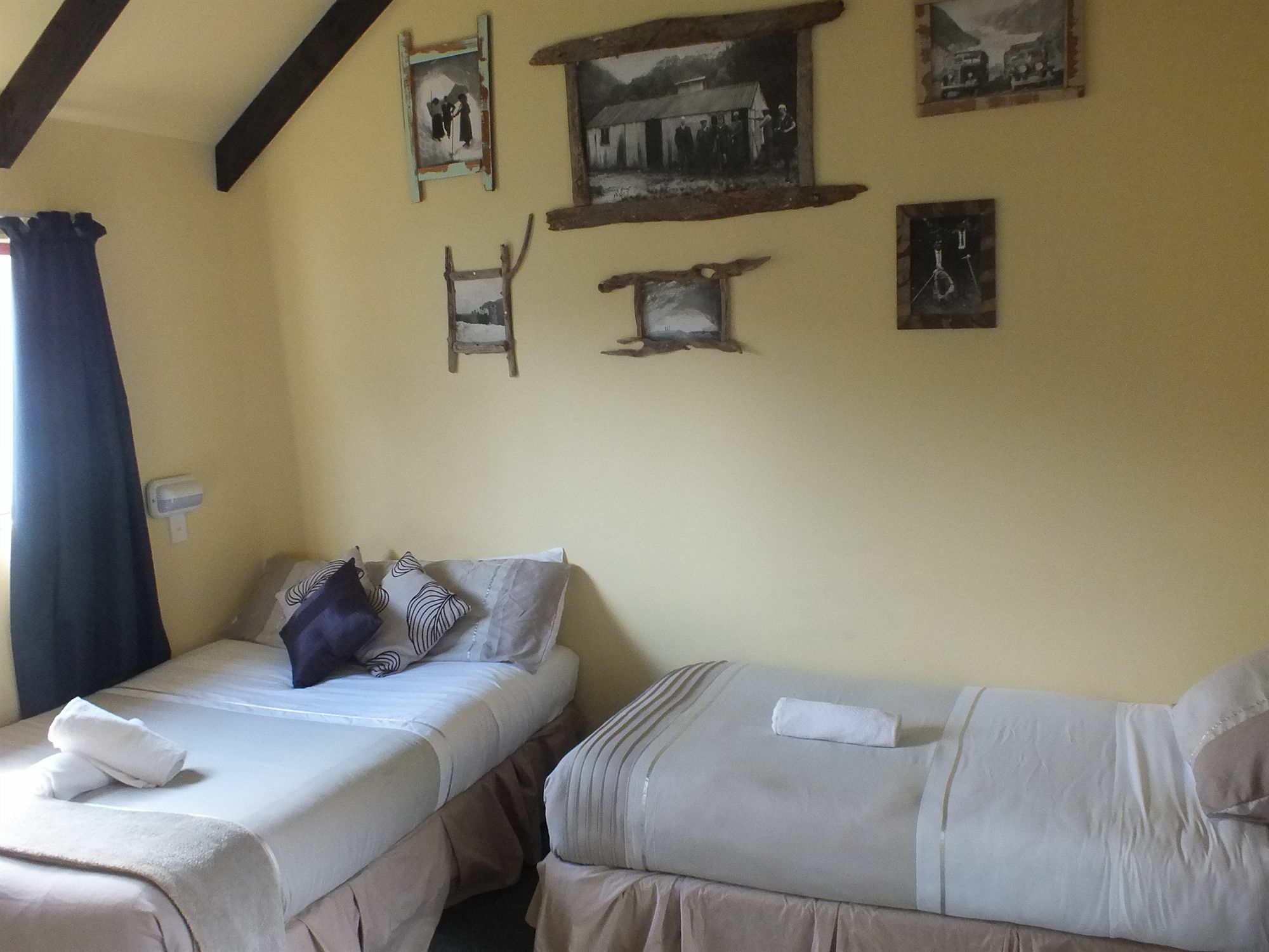 โกลว์ วอร์ม แอคคอมมอเดชั่น Hostel ฟรานซ์โจเซฟ ภายนอก รูปภาพ