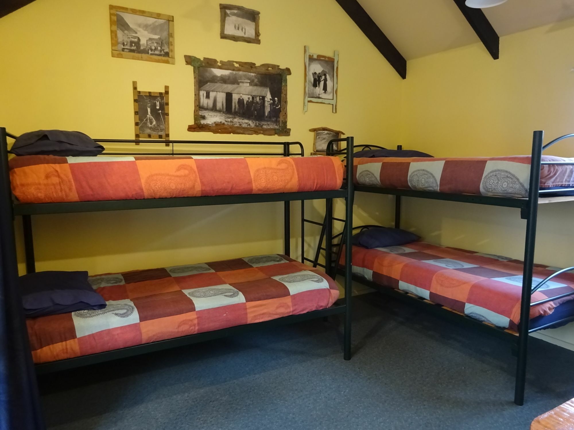 โกลว์ วอร์ม แอคคอมมอเดชั่น Hostel ฟรานซ์โจเซฟ ภายนอก รูปภาพ