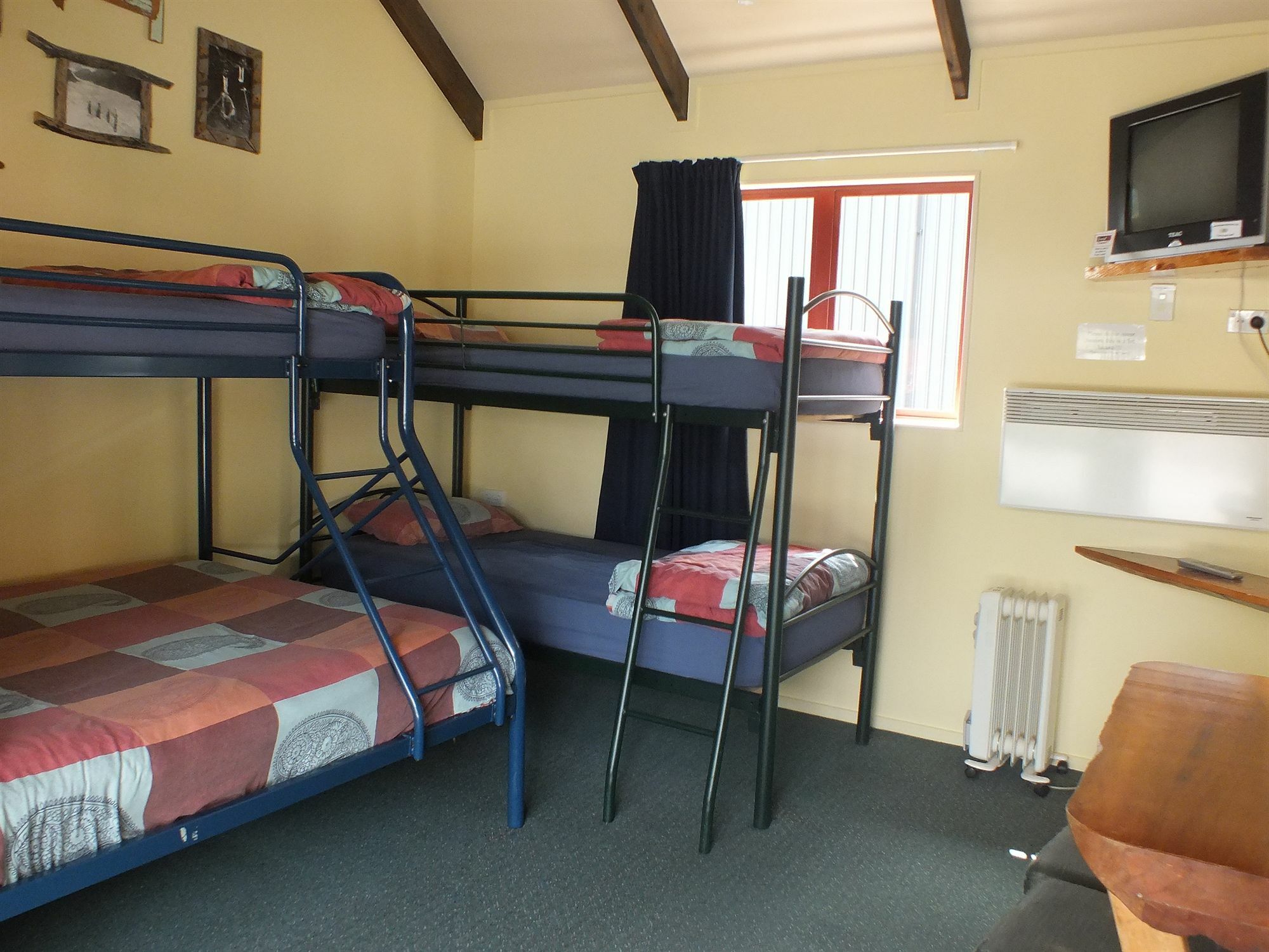 โกลว์ วอร์ม แอคคอมมอเดชั่น Hostel ฟรานซ์โจเซฟ ภายนอก รูปภาพ