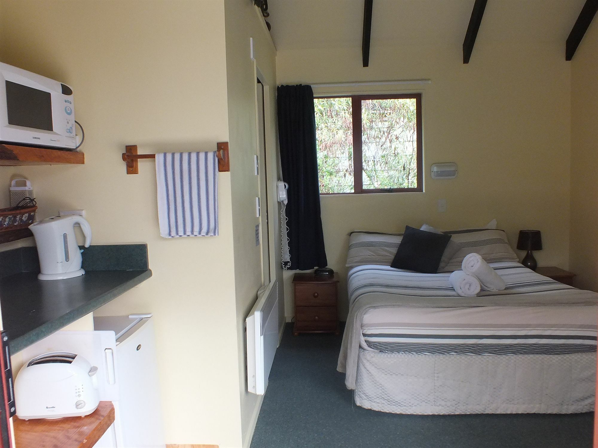โกลว์ วอร์ม แอคคอมมอเดชั่น Hostel ฟรานซ์โจเซฟ ภายนอก รูปภาพ