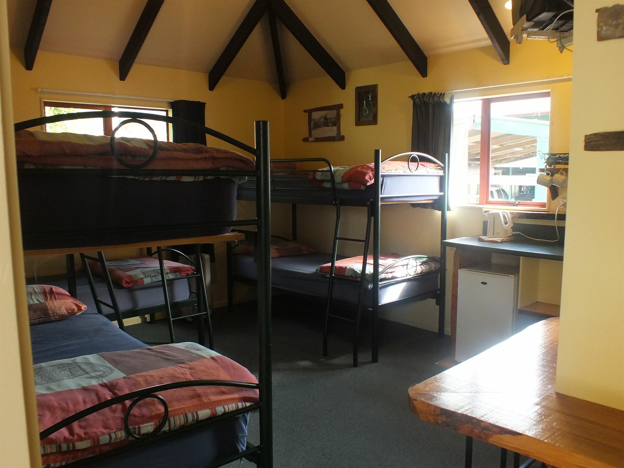 โกลว์ วอร์ม แอคคอมมอเดชั่น Hostel ฟรานซ์โจเซฟ ภายนอก รูปภาพ