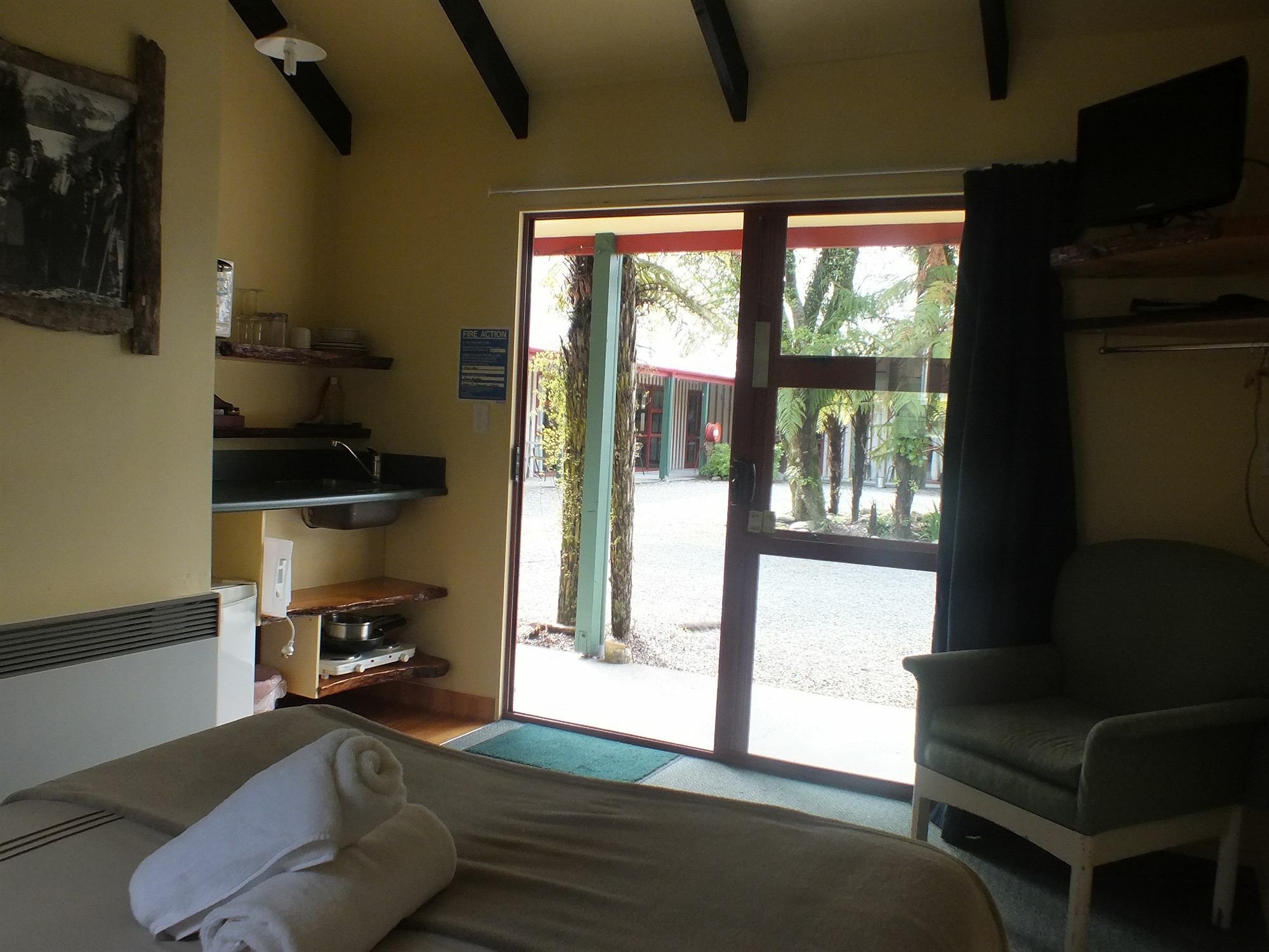 โกลว์ วอร์ม แอคคอมมอเดชั่น Hostel ฟรานซ์โจเซฟ ภายนอก รูปภาพ