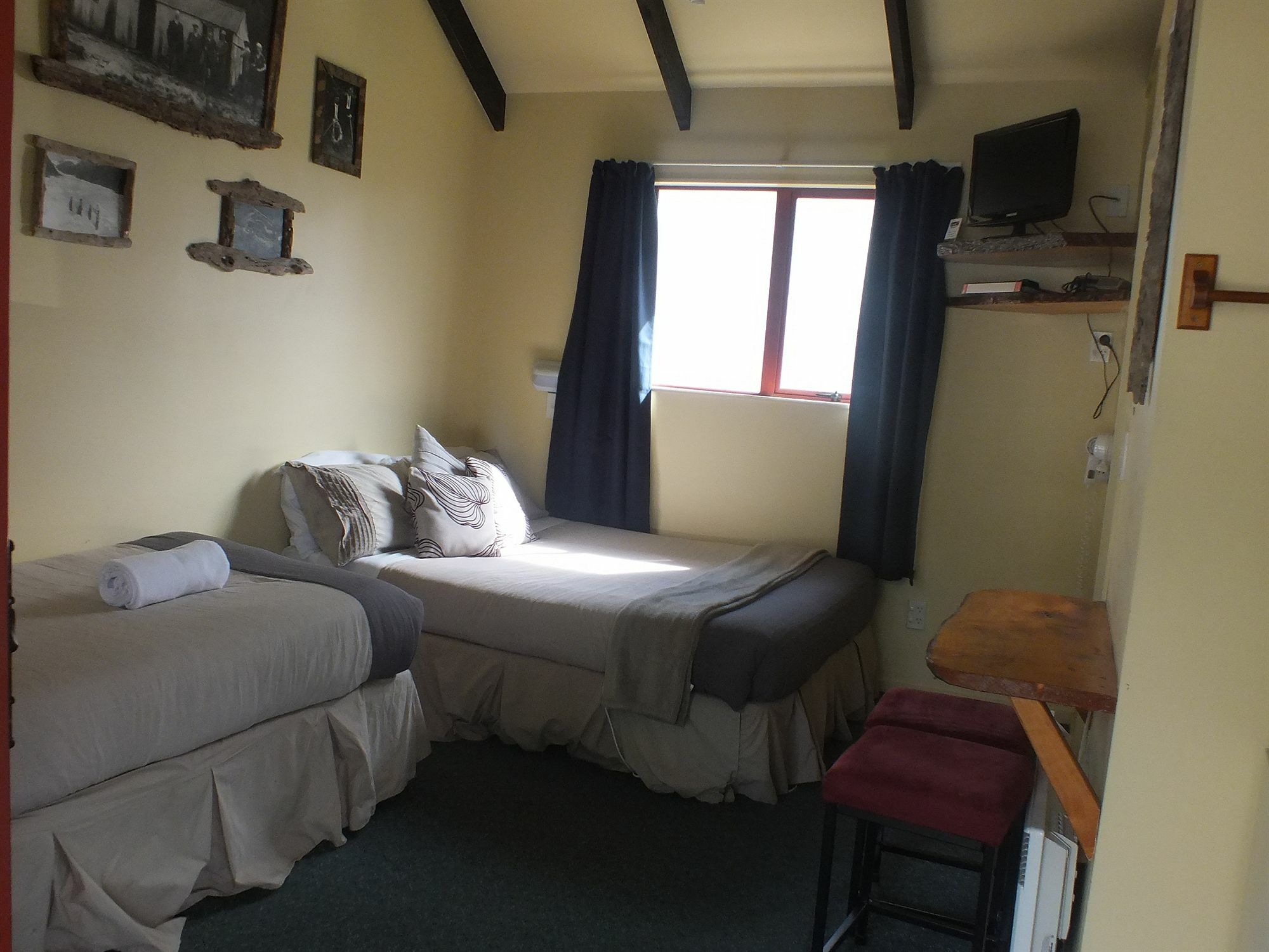 โกลว์ วอร์ม แอคคอมมอเดชั่น Hostel ฟรานซ์โจเซฟ ภายนอก รูปภาพ